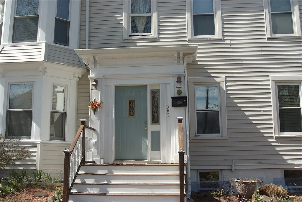 Building Photo - 25 Baltimore St #2/3
