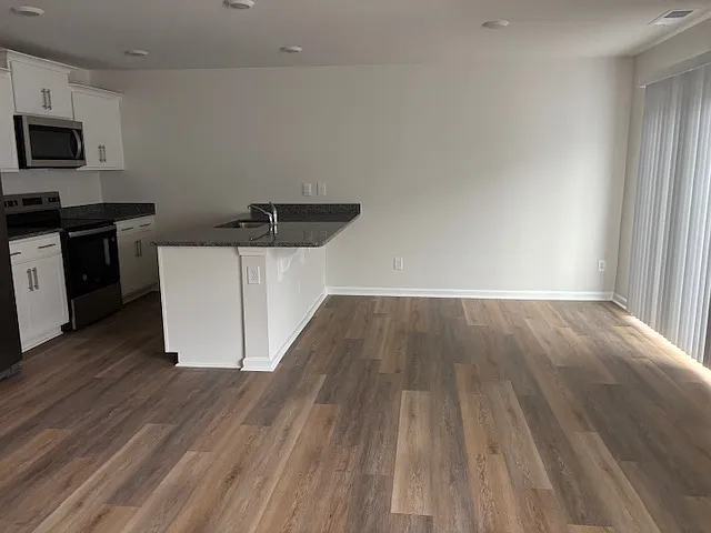 5127 Hyrule Dr — Photo 8