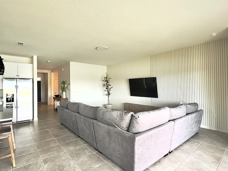 905 Old Country Rd SE — Photo 15