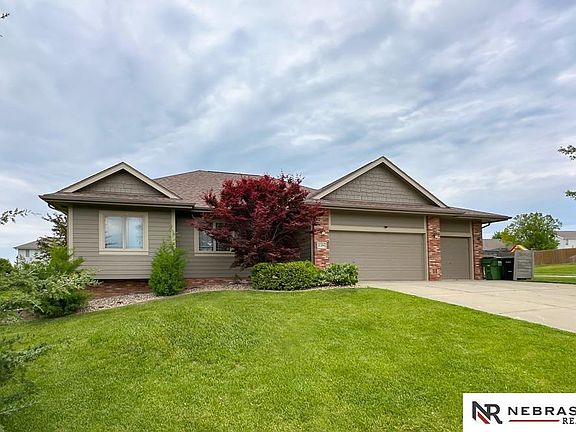 2nd image of 21204 Hampton Dr