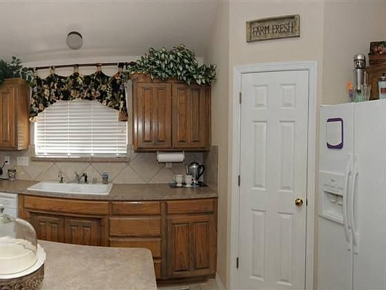 1st image of 517 Kempson Ct