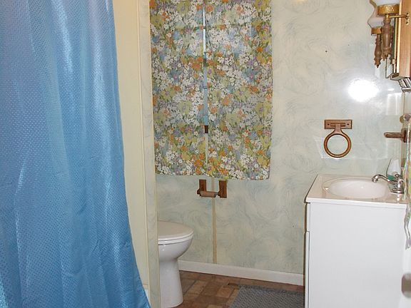 2nd image of 703 Garden Ave