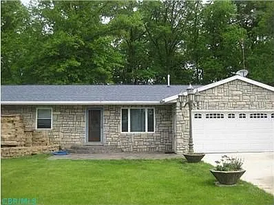 1198 Holverstott Dr photo 1