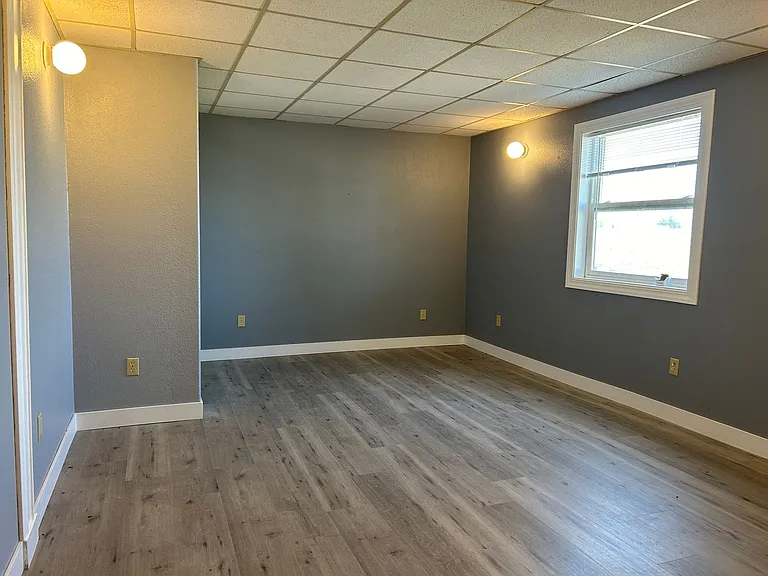 483 Ashleigh Ln #B — Photo 6