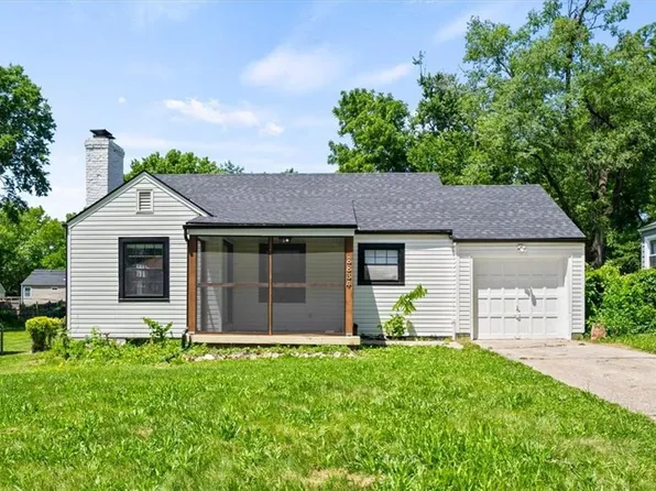 8834 Maiden Ln, Kansas City, MO 64114