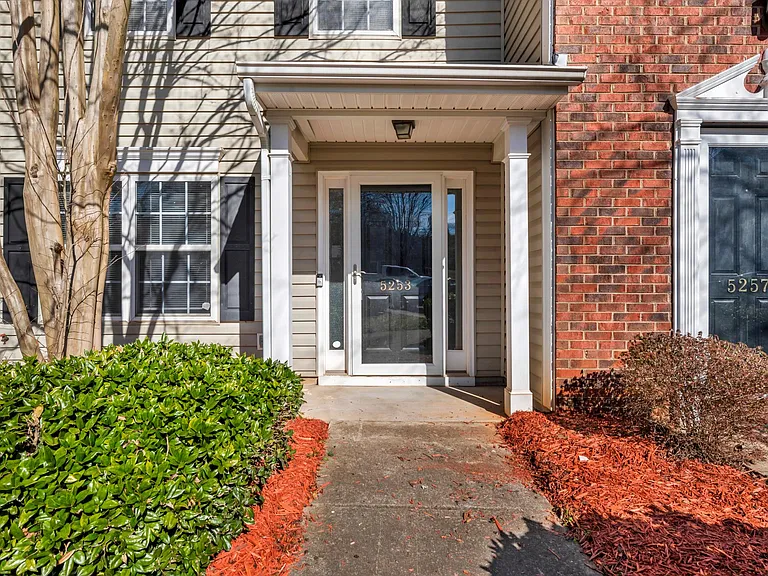 5253 Glenlea Walk Ln — Photo 2