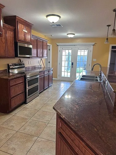 4 bed, 1433 sqft, $2,150 — Photo 4