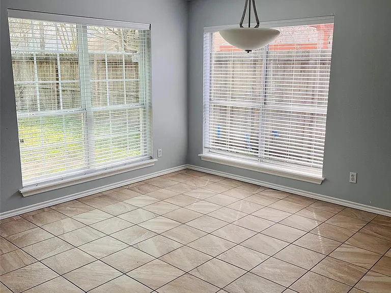 3910 Hidden Glen Dr — Photo 5