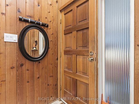 4th image of 313 Bowen Rd