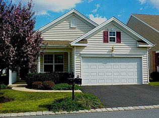 649 Alcott Dr, Mount Joy, PA 17552