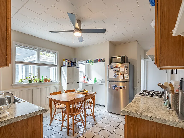 23 Madison St #1 — Photo 4