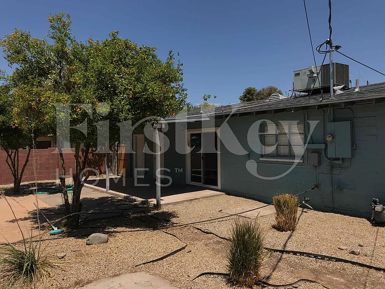 1205 W Highland Ave — Photo 17