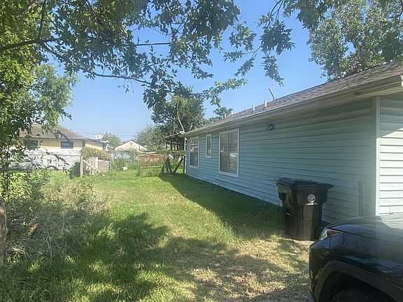 4th image of 4507 Lyons Ave