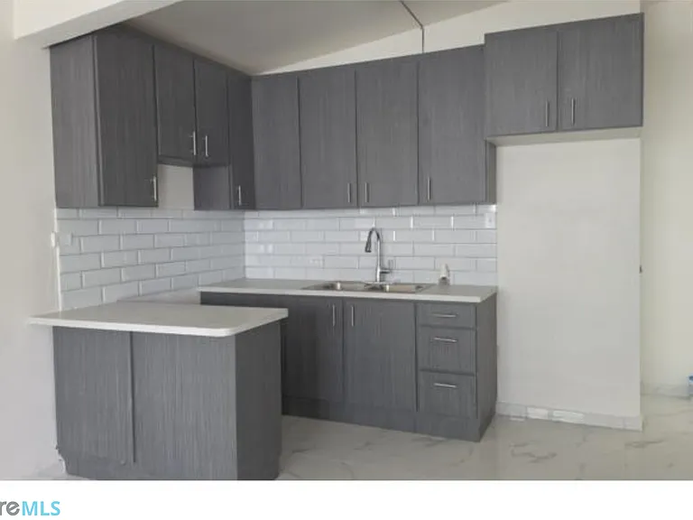 934 Cll Luis Pales Matos B Urb Guanajibo Cvs — Photo 2