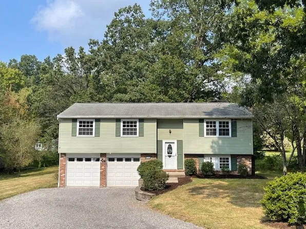 105 Walney Dr, Butler, PA 16002