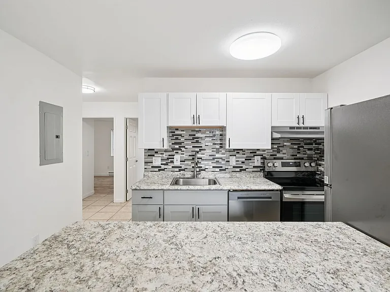 Images Columbia Apartments — Photo 53