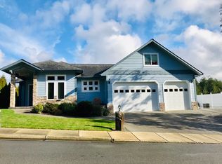 3675 Ash St, North Bend, OR 97459