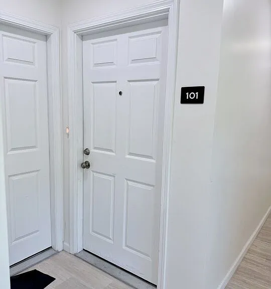 1409 N Hobart Blvd #101 — Photo 3