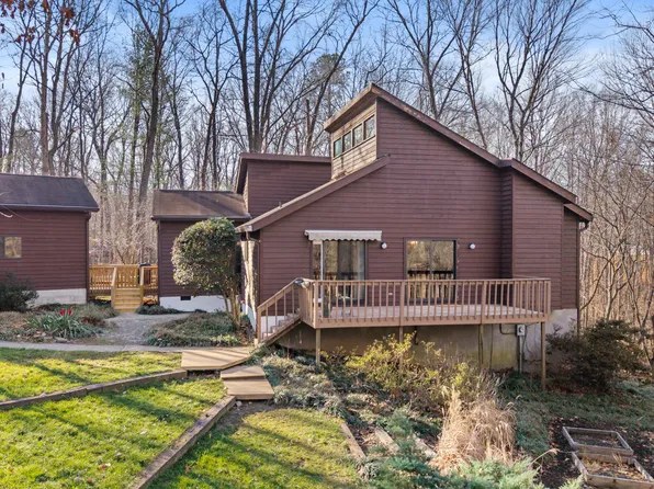 5317 Hideaway Dr, Chapel Hill, NC 27516