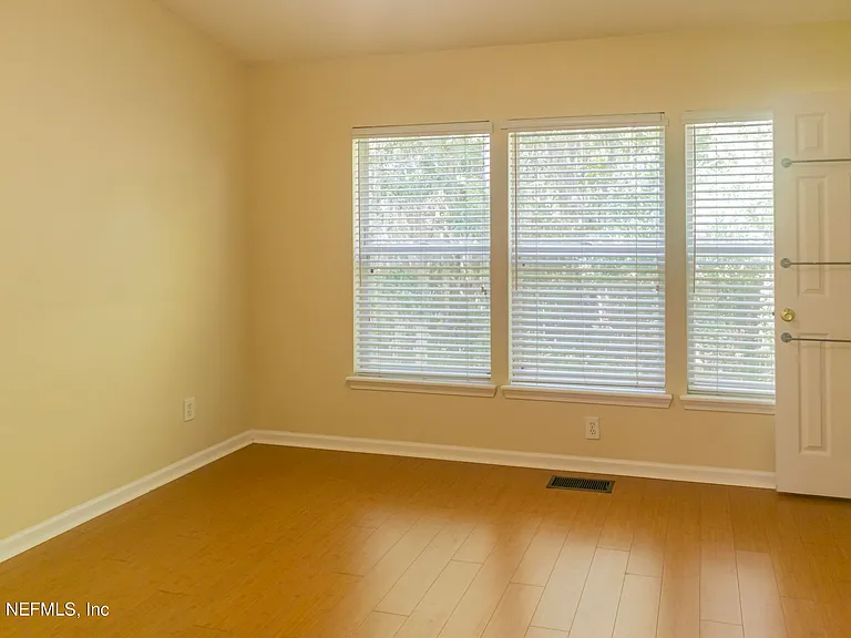 3514 Twisted Tree Ln — Photo 9