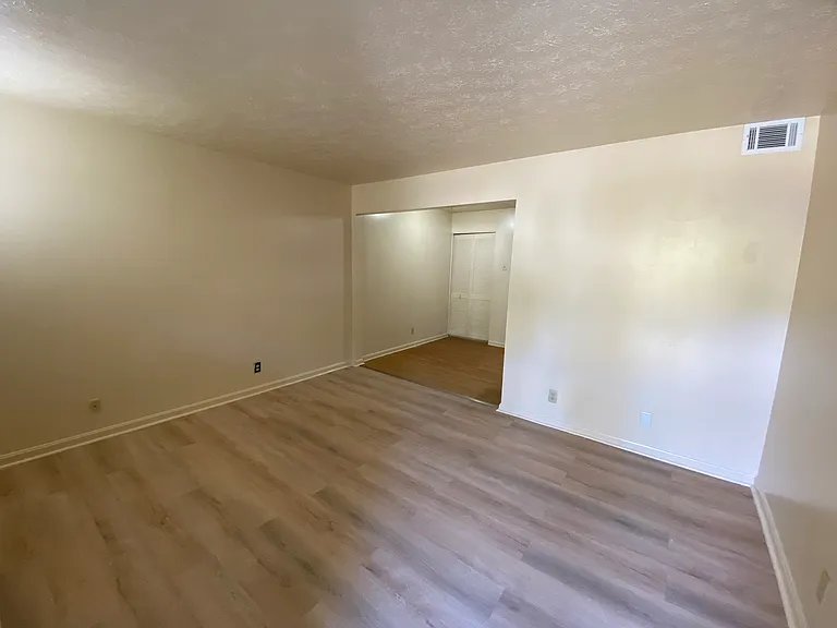 1218 Innis Ct #7 — Photo 7