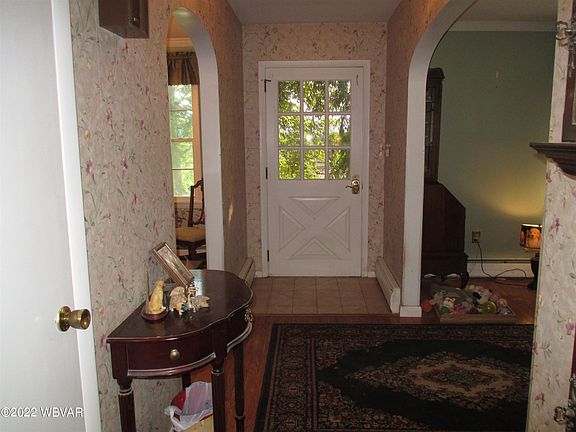 4th image of 1104 Fairview Dr