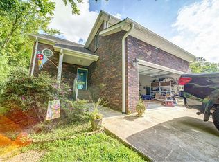 811 Willow Ln, Harrisburg, NC 28075