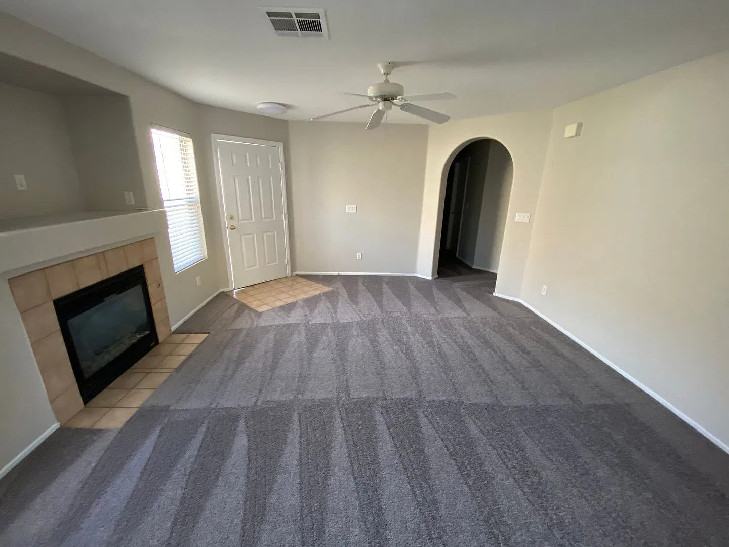 Open Floor Plan, 3-Bedroom/2Bath! — Photo 4
