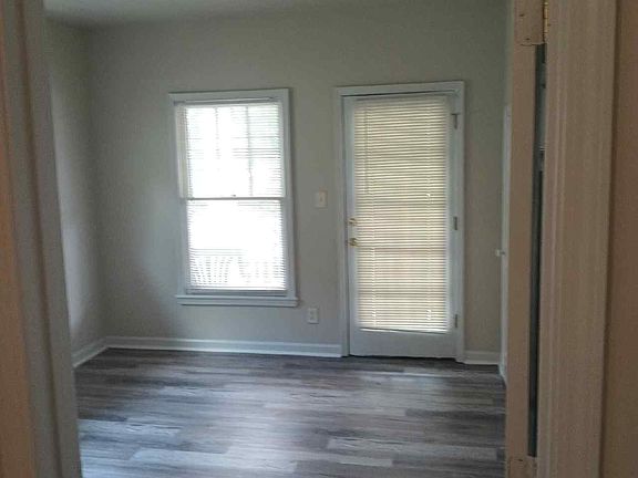 5th image of 633 W Ormsby Ave APT 4