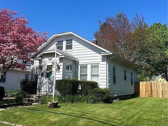 5th image of 245 Morse Ave