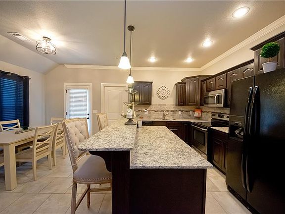 5th image of 3055 N Autumn Rose Ave