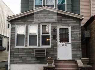 6924 67th St, Ridgewood, NY 11385