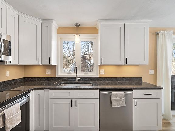 2nd image of 6 Mills Farm Circle #R