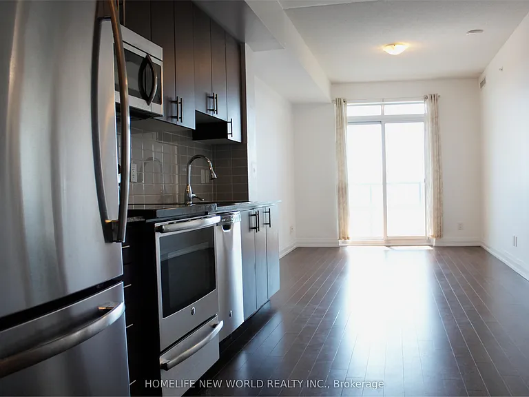 7161 Yonge St #429 — Photo 10