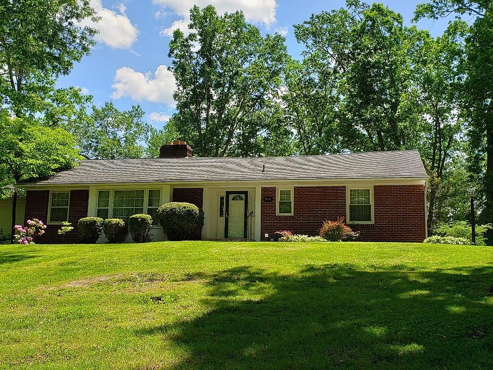1st image of 906 White Oak Dr