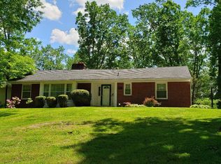 906 White Oak Dr, Covington, VA 24426