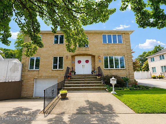 2nd image of 310 Clarke Ave