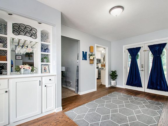 2nd image of 3012 E Lake Dr