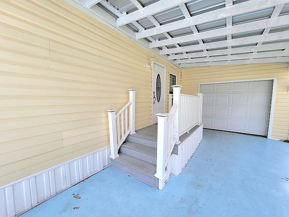 3rd image of 405 Port Royal Ct