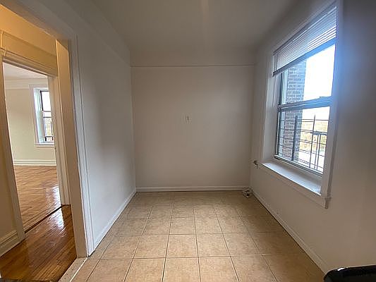 5th image of 4115 46th St APT 5b