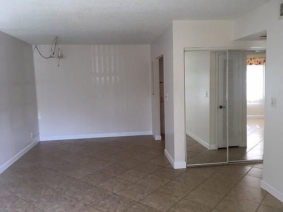3rd image of 411 SE 8th St APT 127