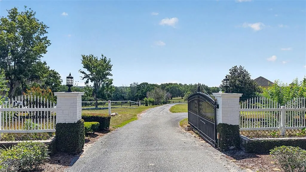 1 bed, 1.0 bath, 1512 sqft, $2,400 — Photo 1