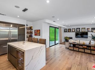 2031 Whitley Ave, Los Angeles, CA 90068