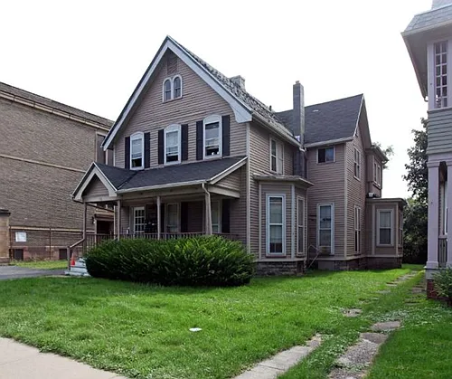 196 N Goodman St #7 Photo 1