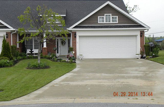 1st image of 117 Charleston Pl