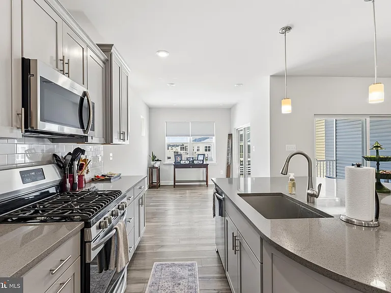 31314 Burke Ct — Photo 2
