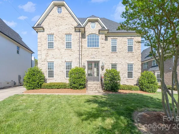 6623 Gardner Ln, Charlotte, NC 28270