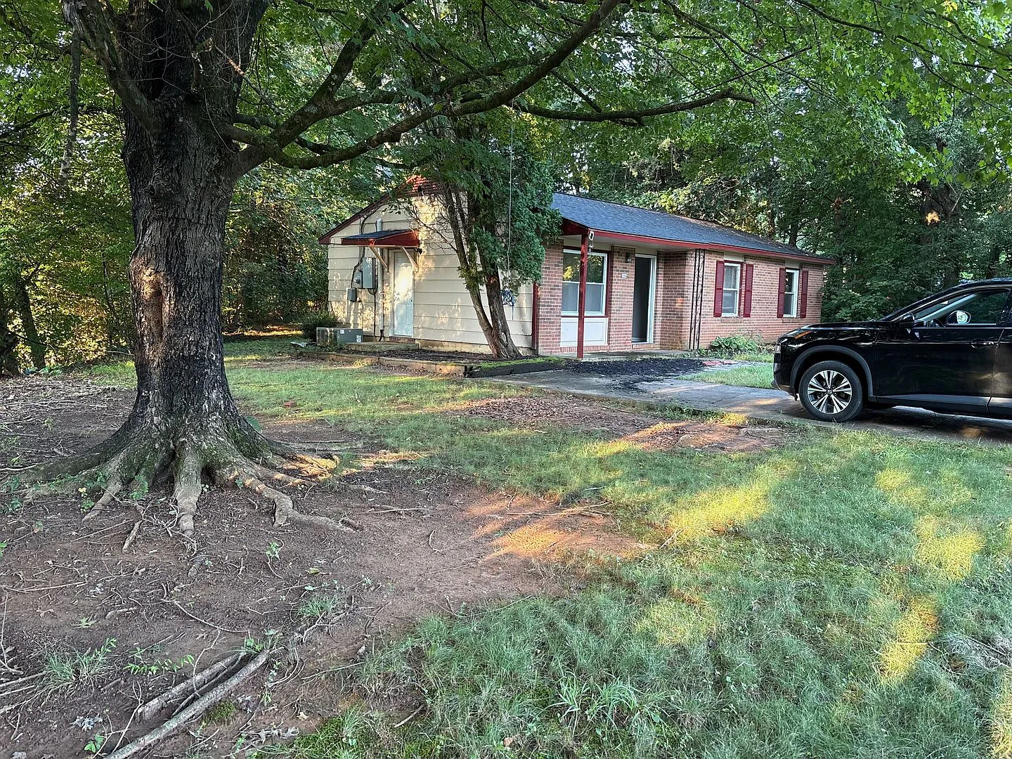 Quaint 3 bedroom/1 and 1/2 bath Winston Salem — Photo 2