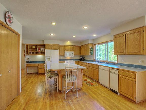 5th image of 28518 SE 258th St
