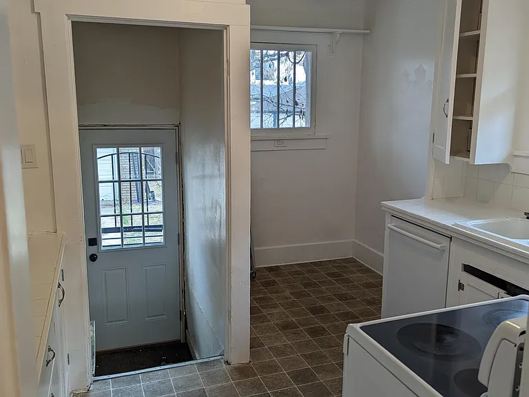 1552 Garfield St — Photo 10